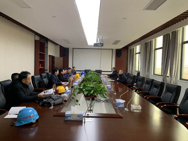 公司領(lǐng)導(dǎo)到江西匯盈電解項目指導(dǎo)工作 公司領(lǐng)導(dǎo)到江西匯盈電解項目指導(dǎo)工作